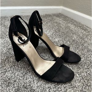 Black Guess block heels